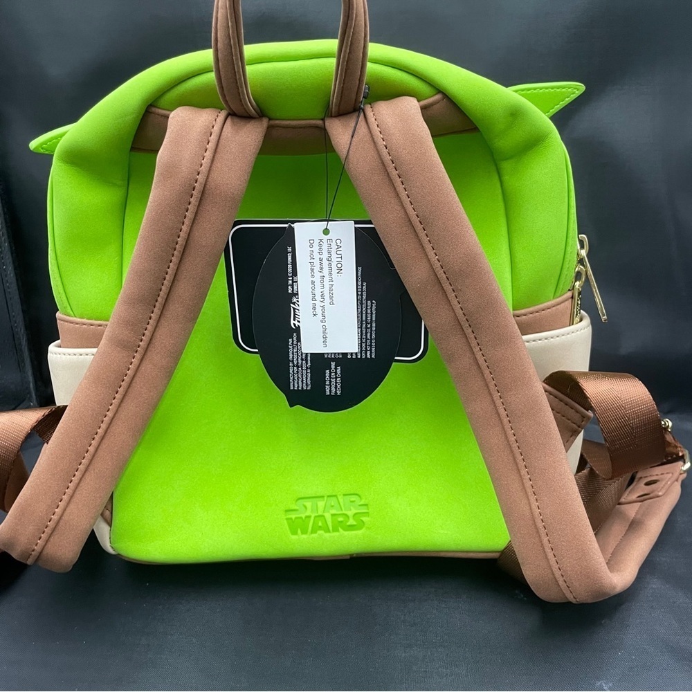 Pop Yoda Loungefly Backpack - Picture 2 of 6
